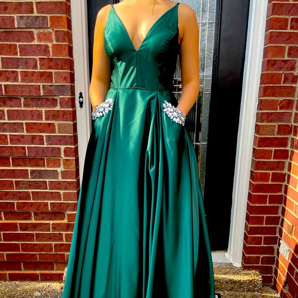 blondie nites emerald green dress Lace-Up Long A-Line Prom Dress with Side Pockets Hunter / 0